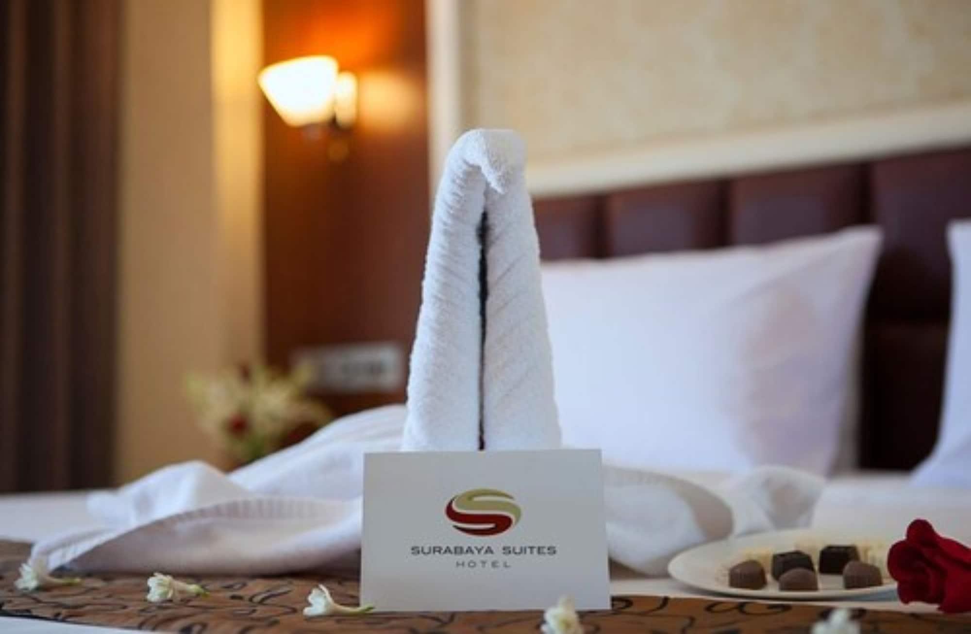 Surabaya Suites Hotel Powered By Archipelago Exterior foto