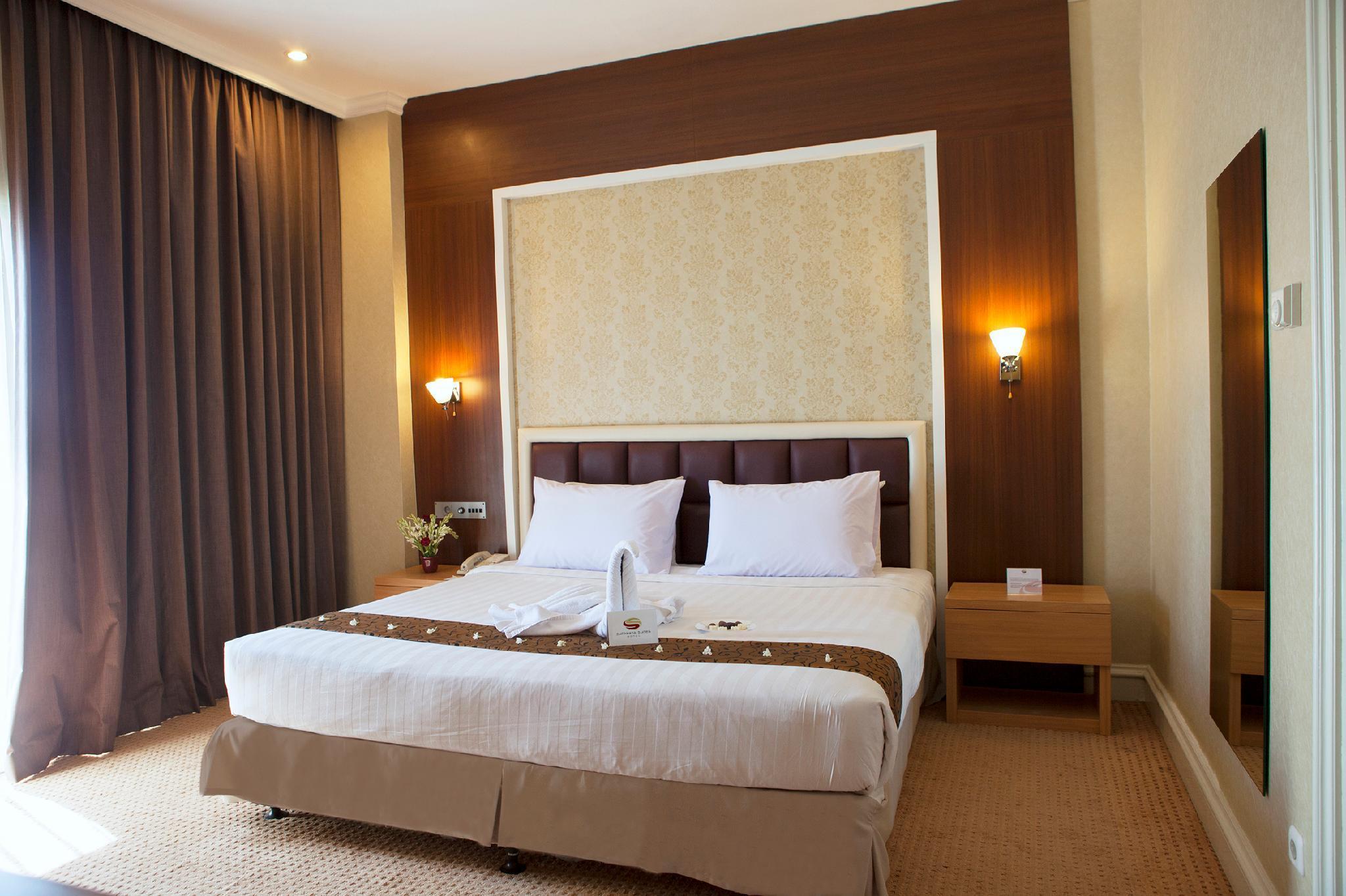 Surabaya Suites Hotel Powered By Archipelago Exterior foto